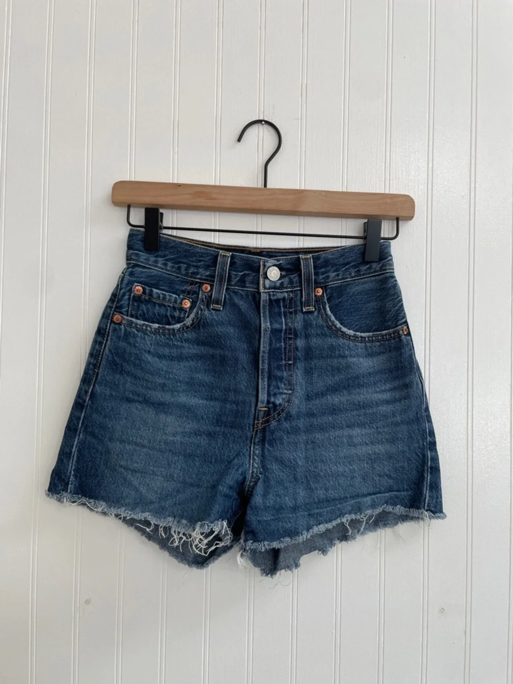 LEVI’S Premium Ribcage Denim Shorts High Rise Dark Wash Raw Hem Size 24